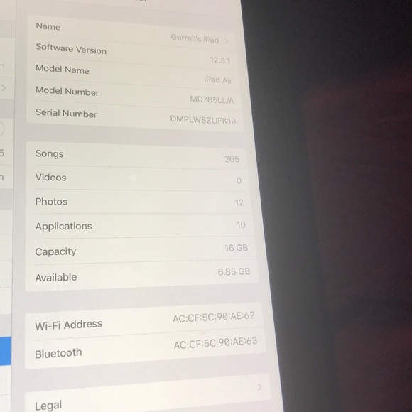 iPad Air, flawless with a complete otter box. - Picture 4 of 4